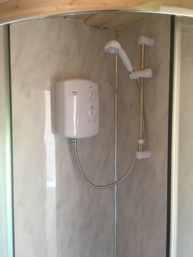 Earls View Maxi Pod Hotel Carna Bagian luar foto